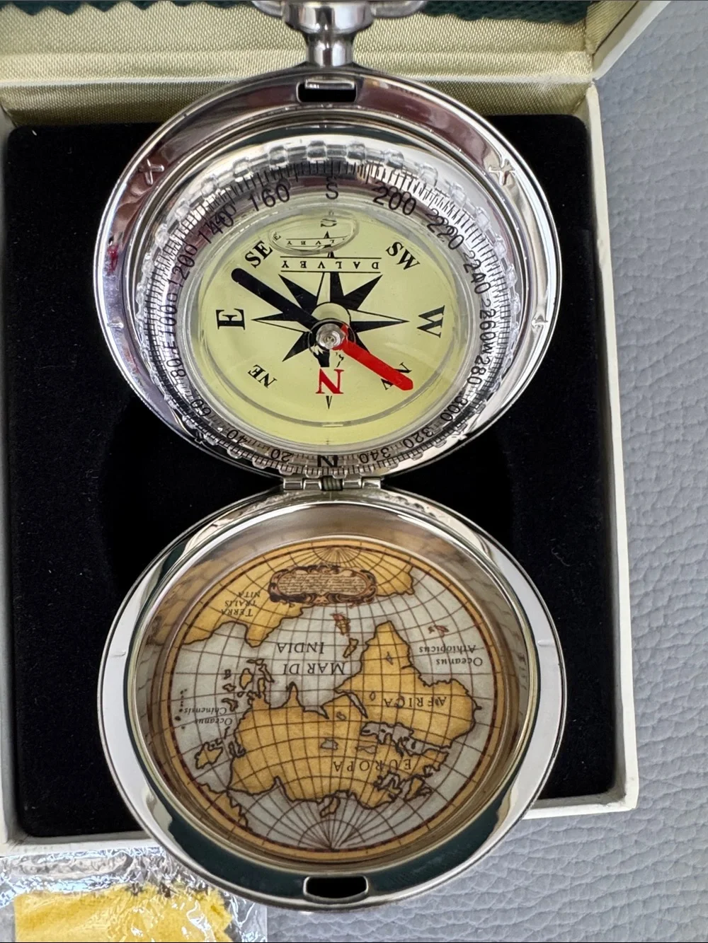 DALVEY SCOTLAND EXPLORER SILVER POCKET COMPASS POLISHED CHROME NIB